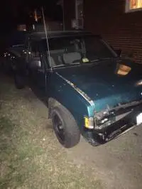1995 Nissan Truck Extended Cab (2 doors)