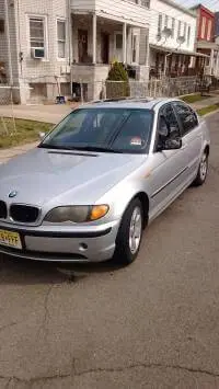 2002 BMW 325 Sedan