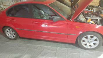 2002 BMW 325 Sedan