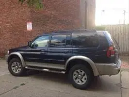 2002 Mitsubishi Montero