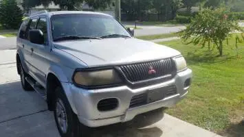 2002 Mitsubishi Montero