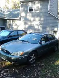 2005 Ford Taurus Sedan