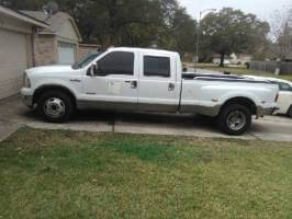 2006 Ford F350 Crew Cab (4 doors)