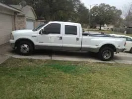 2006 Ford F350 Crew Cab (4 doors)