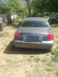 2004 Lincoln Town Car Sedan
