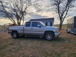 2003 GMC Sierra Extended Cab (4 doors)