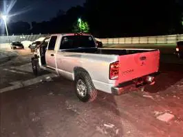 2004 Dodge RAM 2500 Crew Cab (4 doors)
