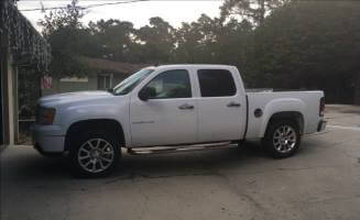 2007 GMC Sierra Crew Cab (4 doors)