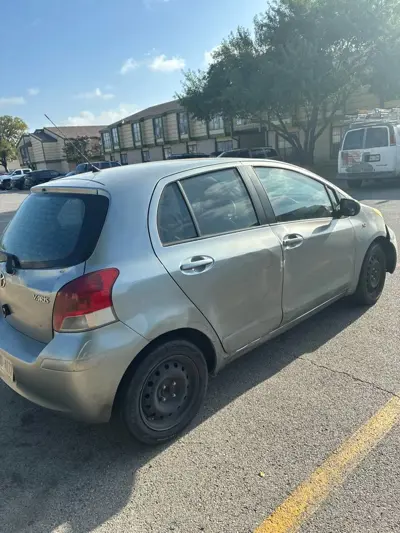 2010 Toyota Yaris Hatchback (4 doors)