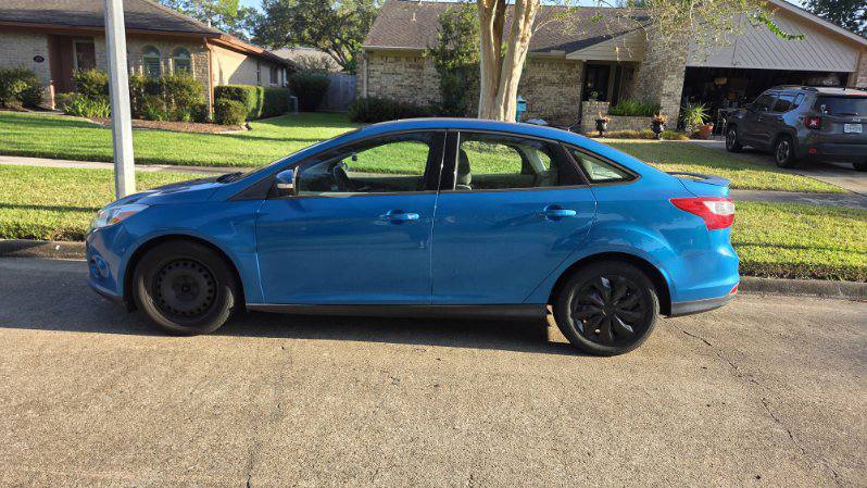 2013 Ford Focus Sedan (4 doors)