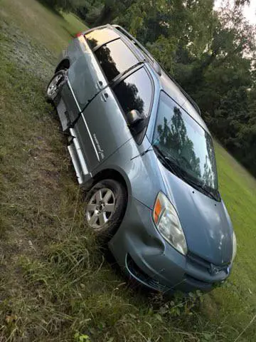 2005 Toyota Sienna