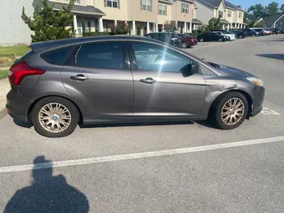 2012 Ford Focus Sedan (4 doors)