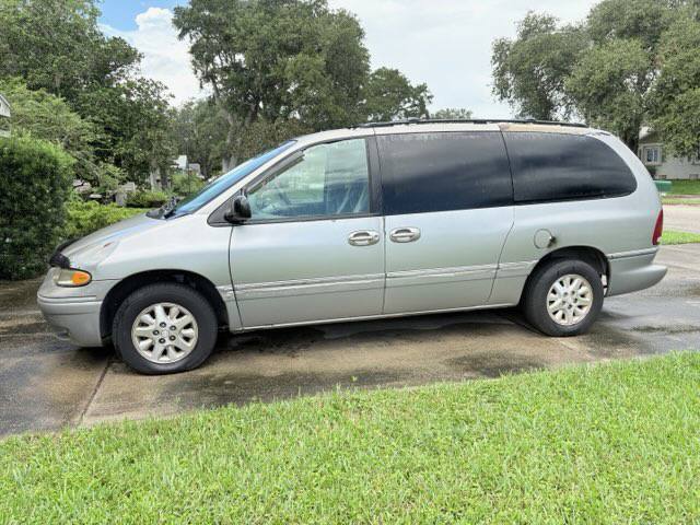 1996 Chrysler Town & Country